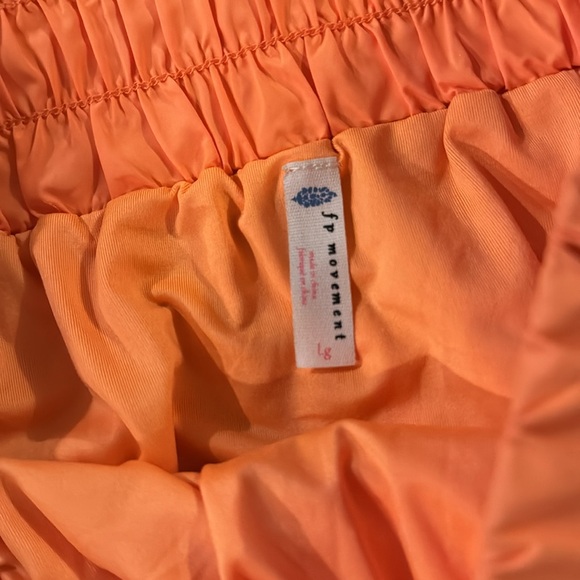 Free People Movement Orange Flirt Shorts size Large - Picture 3 of 3